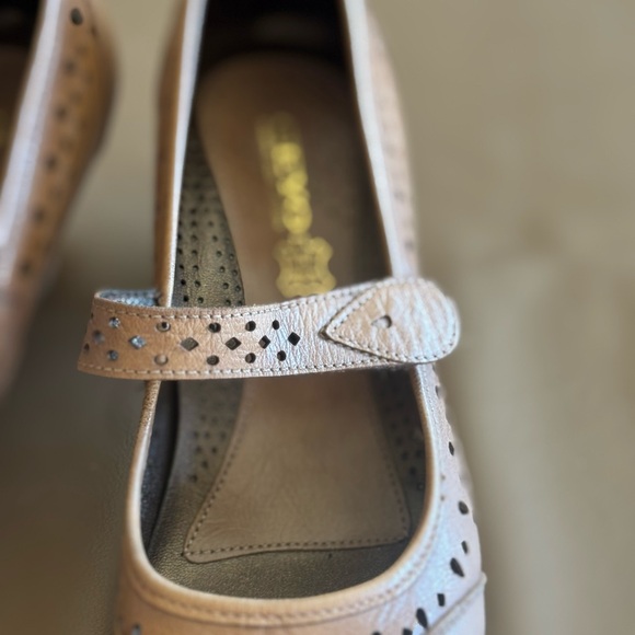 Girls' Brown Mary Jane Shoes - Picture 5 of 7